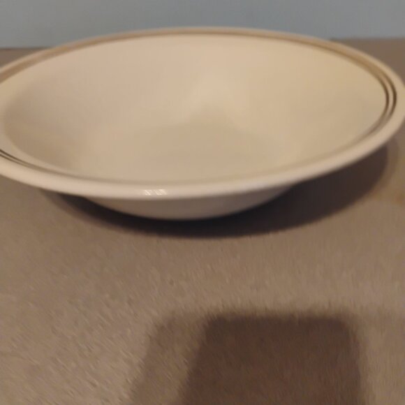 Mt Clemens Pottery Serving Bowl Brown Band Rim - Picture 4 of 4
